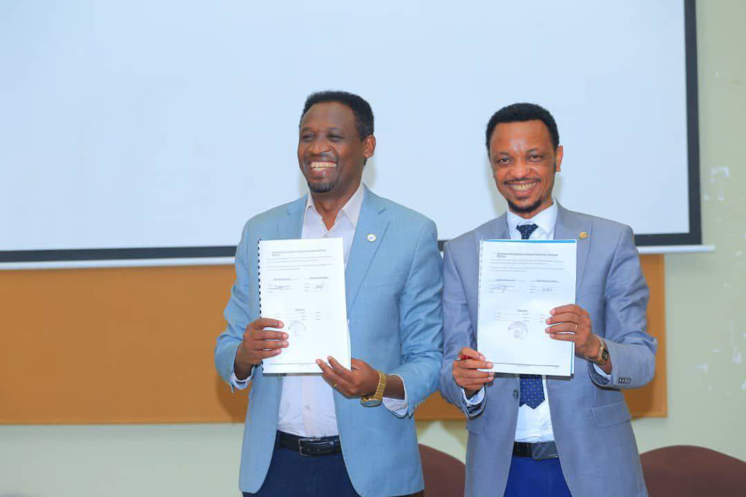 የሲዳማ ክልል ኢንዱስትሪ ልማት ቢሮ በ2018 በጀት አመት ልሰሩ በታቀዱ ዋና ዋና ተግባራት ላይ ከባለድርሻ አካላት ጋር የግብ ስምምነት ተፈራርመዋል።